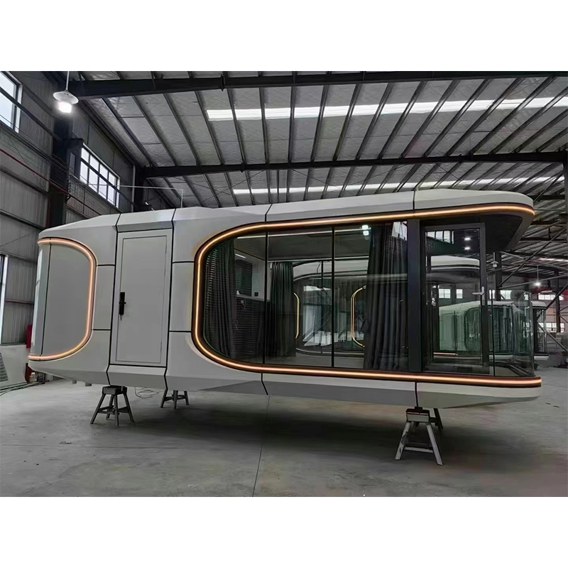 Space capsule E 5