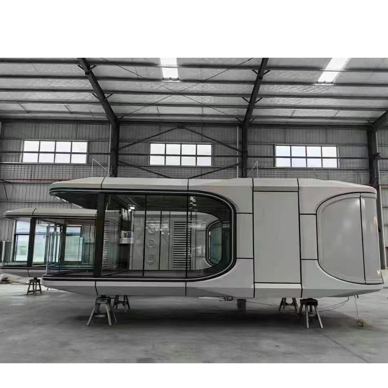 Space capsule E 5
